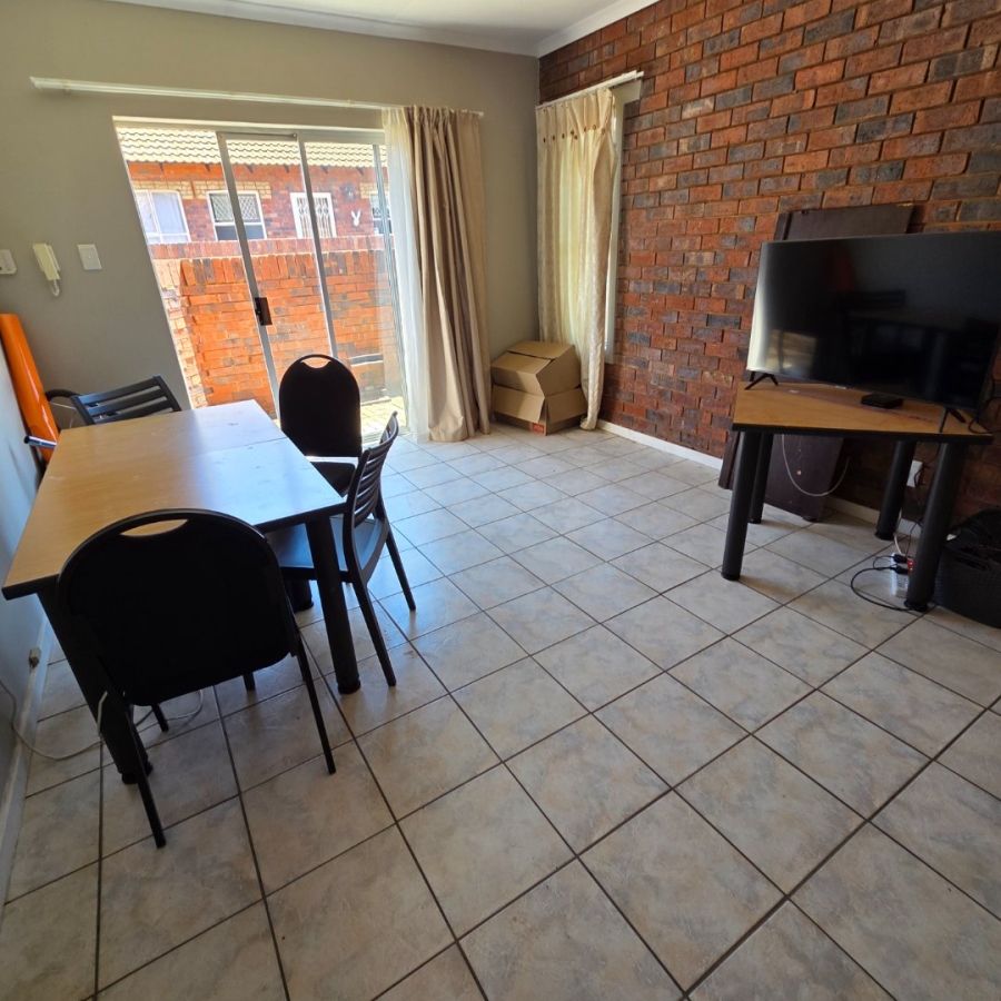 2 Bedroom Property for Sale in Kiepersol Free State